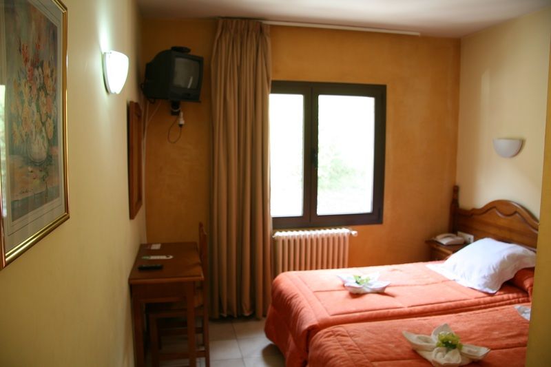 Hotel Sucara La Cortinada Exterior photo