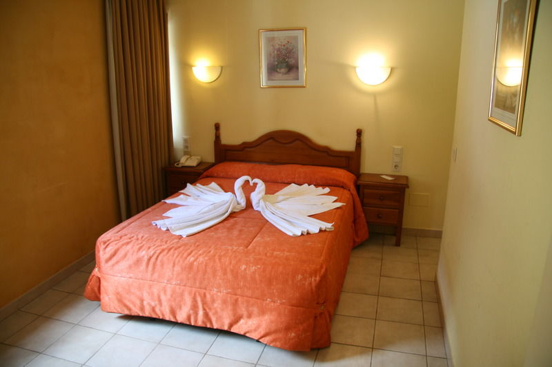 Hotel Sucara La Cortinada Exterior photo